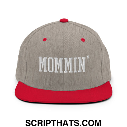 Mommin' Embroidered Flat Bill Brim Snapback Hat Heather Grey Red